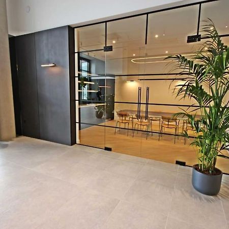 Modern Trafford 1Br Apartment-Free Parking-Cinema Room Manchester Exterior photo