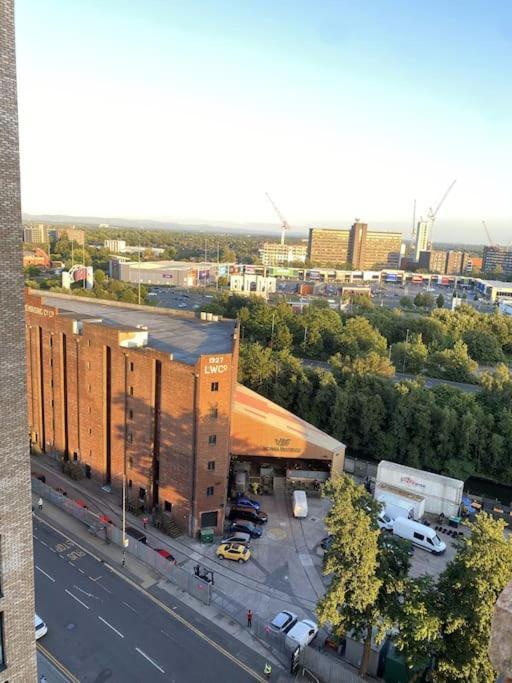 Modern Trafford 1Br Apartment-Free Parking-Cinema Room Manchester Exterior photo